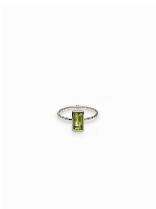 MINIMA peridot ring